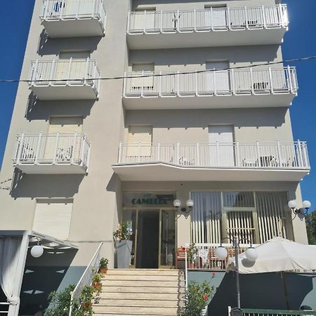 Hotel Camelia Ріміні Екстер'єр фото