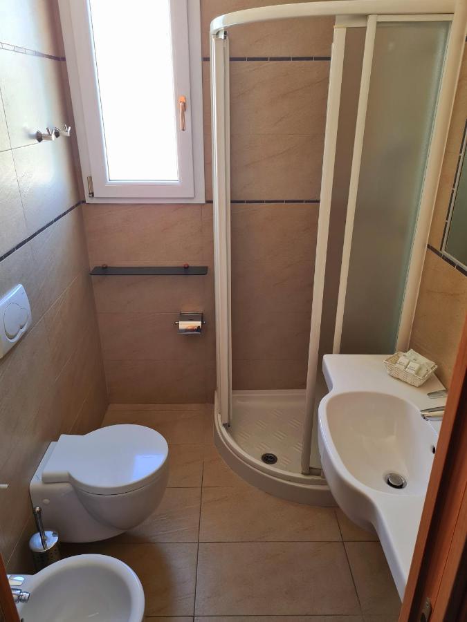 Hotel Camelia Ріміні Екстер'єр фото