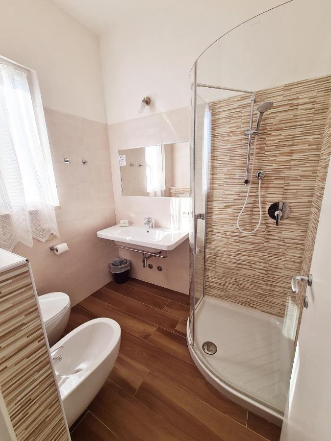 Hotel Camelia Ріміні Екстер'єр фото