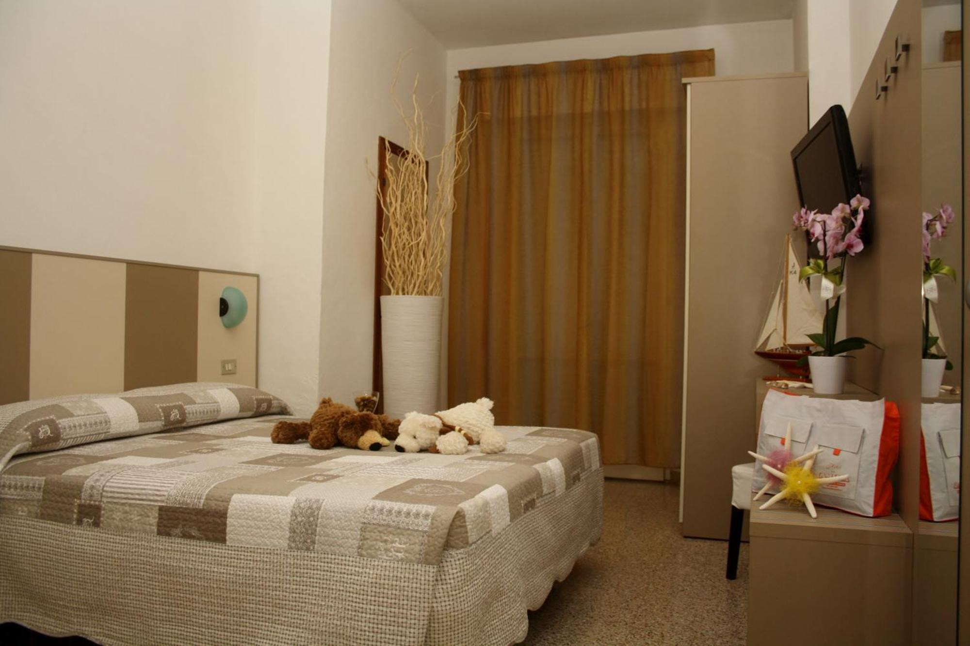 Hotel Camelia Ріміні Екстер'єр фото