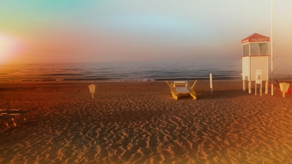 Hotel Camelia Ріміні Екстер'єр фото